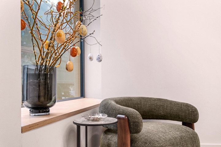 Quiet lounge corner inside INIZIO