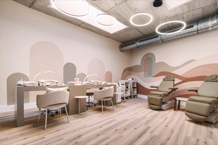 Beauty room with treatment chairs at INIZIO